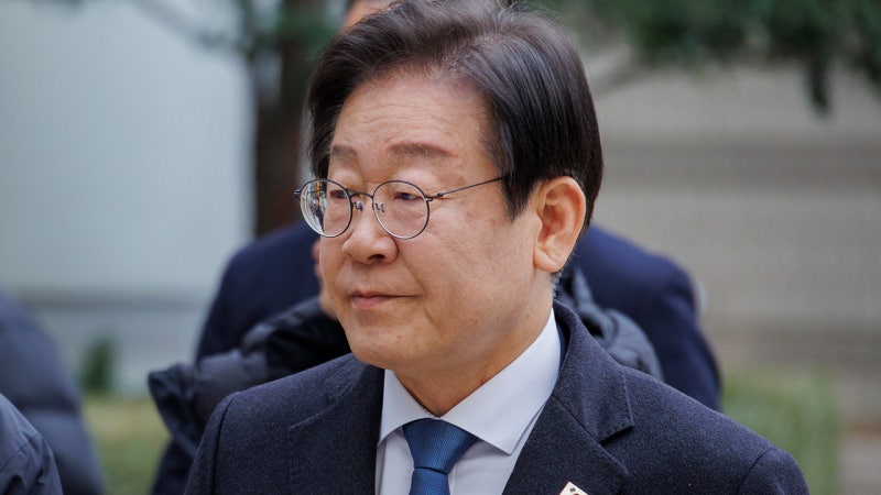 <b>이재명</b>, 위증교사 무죄 후 첫 대장동 재판…침묵 출석