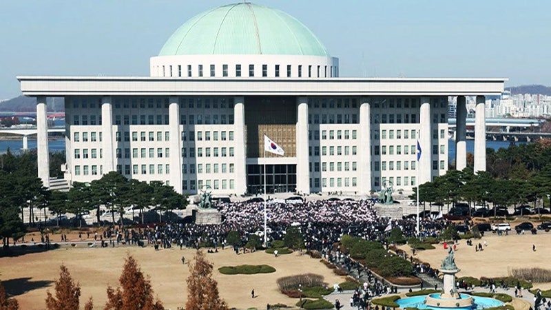 야당, <b>탄핵</b>소추안 제출…여당 "내각 총사퇴에 뜻 모아"