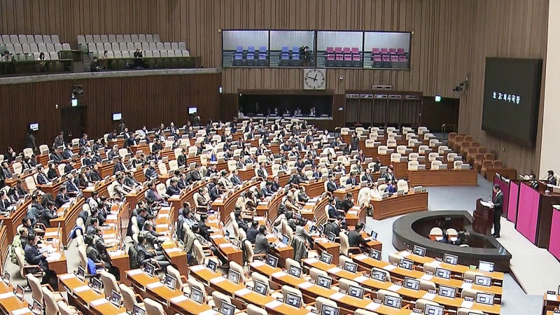 야당, 국회 <b>행안위</b>서 '<b>김용현</b> · <b>이상민</b> 신속체포 요구' 결의안 단독 채...
