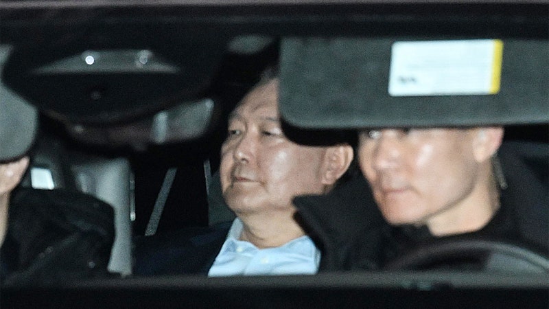 윤, 구속 후 첫 <b>조사 불응</b>…"<b>공수처</b>에서 더 말할 것 없다"