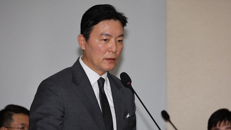 <b>김성훈</b>, 관저 압수수색 승인 요구에 "영부인도 <b>경호</b> 대상"