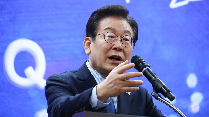 <b>이재명</b>, 내일 <b>국회연설</b>서 조기 대선 청사진…국민의힘 "위장 우회전"