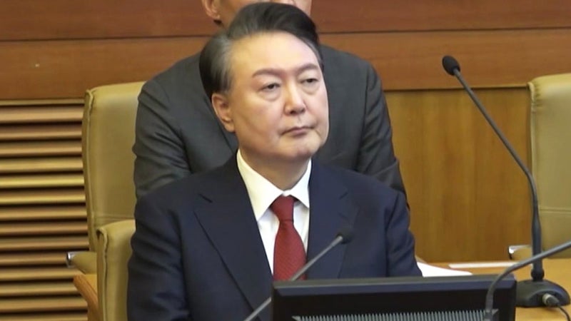 윤 측, '<b>인원</b>' <b>발언</b> 해명…"<b>지시대명사</b>로 안 쓴다는 뜻"