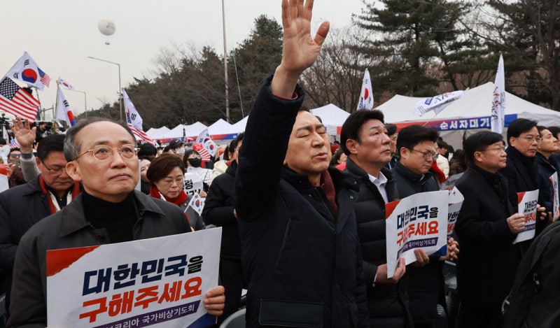 여당 의원 37명, 여의도 '<b>탄핵</b>반대' 집회 참석…"정답은 <b>탄핵 기각</b>"