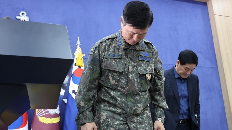 <b>공군총장</b>, '<b>전투기 오폭</b>' 대국민 사과…"절대 있어선 안 될 사고"
