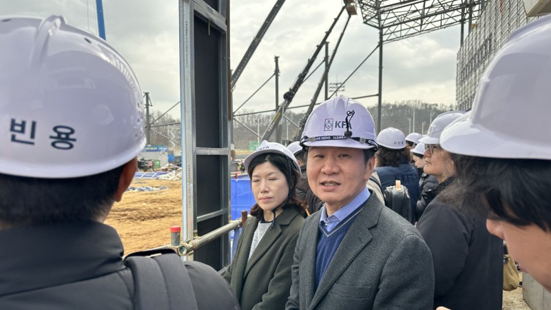<b>정몽규</b> 축협회장 "천안<b>센터</b>, 잔디문제 R&D 역할 기대"