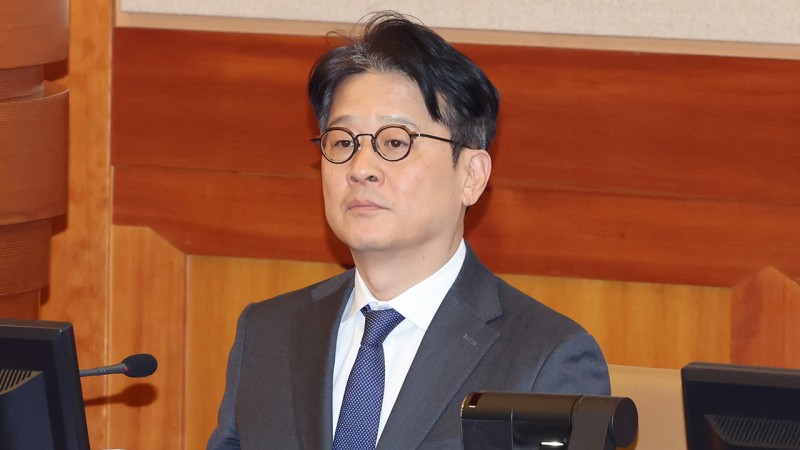 헌재, 전원일치로 <b>이창수</b> 중앙지검장 <b>탄핵소추 기각</b>