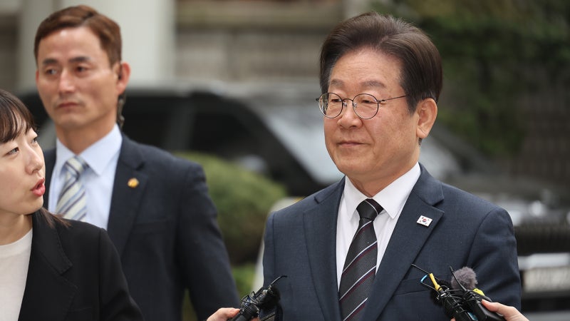 <b>이재명</b> 정치 운명 중대 기로…선거법 <b>항소심</b> 오늘 오후 선고