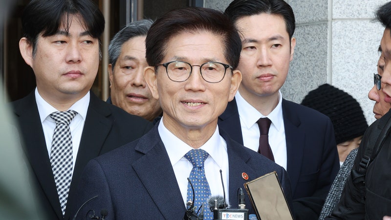 <b>김문수</b> 국무회의서 사의 표명…오후 퇴임식 뒤 <b>대선</b> 준비 본격화
