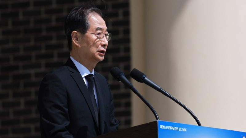 한 <b>대행</b> "지금 우리가 누리는 일상은 청년들 헌신 덕분"