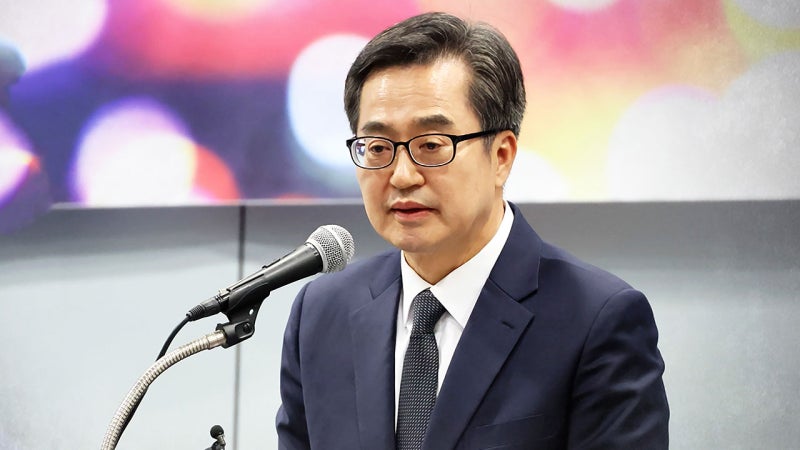 도정 복귀한 <b>김동연</b> "<b>민생 추경</b> 주력…도지사 재선 얘기는 성급"