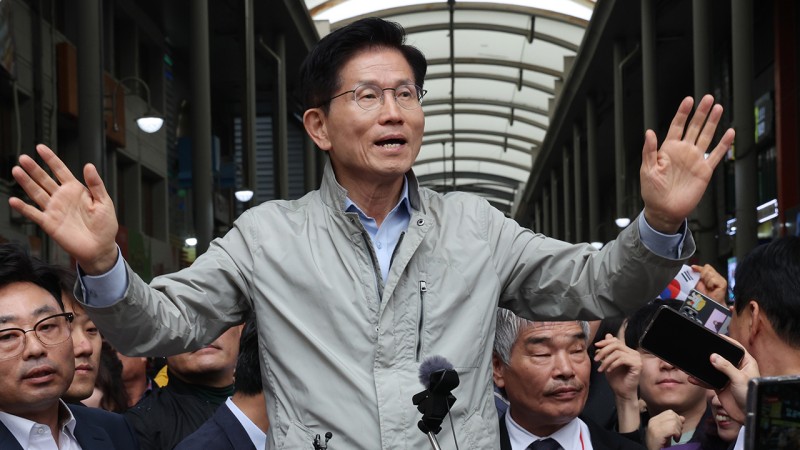 <b>김문수</b> "내일 한덕수 만나기로 약속…지도부, <b>단일화</b> 개입 말라"
