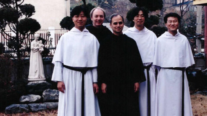 2002년 방한한 레오 14세 교황(사진=성 아우구스티노회 수도회의 한국지부 '성 아우구스띠노 수도회' 제공,<a href=