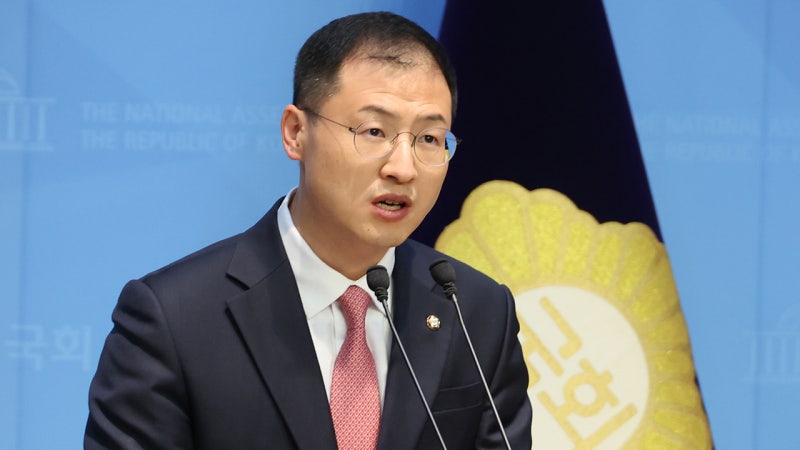 '국힘 <b>탈당</b>' <b>김상욱</b>, <b>이재명 지지</b>선언…"가장 보수다운 후보"