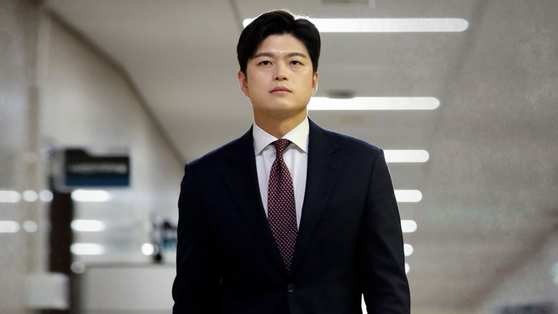 "<b>탈당</b> 권고" <b>김용태</b> 취임 일성부터 촉구…김문수는 거리