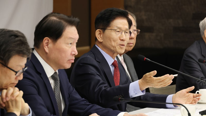 김문수, <b>주한미군</b> 감축 보도에 "<b>이재명</b>, 과거 '점령군' 발언 사과해야"