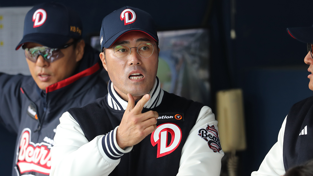 <b>두산</b> 베어스, 코칭스태프 개편…조중근·가득염 코치 1군으로