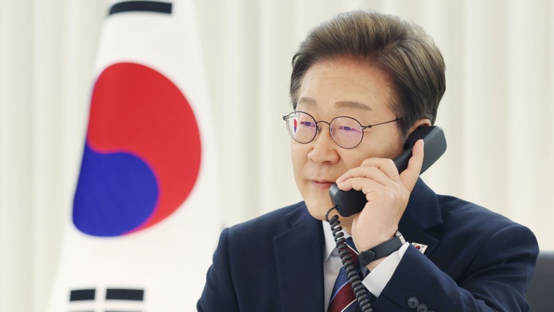 "이 대통령, <b>이시바 일본 총리</b>와 첫 통화…긴밀한 협력 확인"