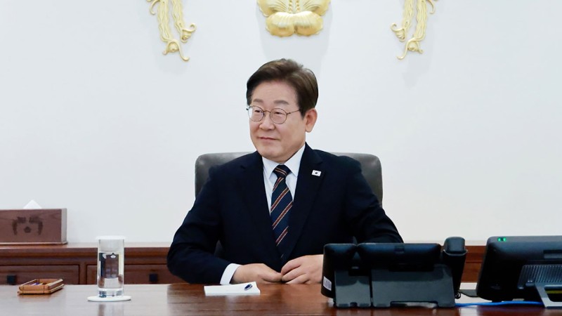 이 <b>대통령</b> "'<b>이재명</b> 잘 뽑았다' <b>효능감</b> 갖도록 역량 집중"
