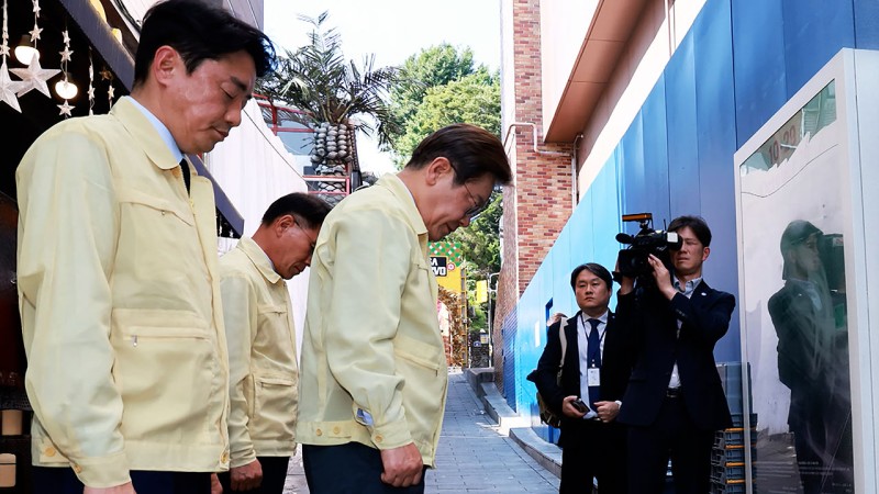 예정 없던 <b>이태원</b> 찾아간 이 대통령…"<b>참사</b>, 재발 안 돼"