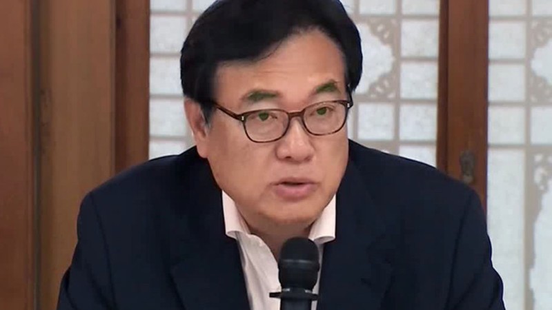 검찰, '윤 부부 <b>공천개입 의혹</b>' 관련 정진석 전 대통령 비서실장 <b>조사</b>