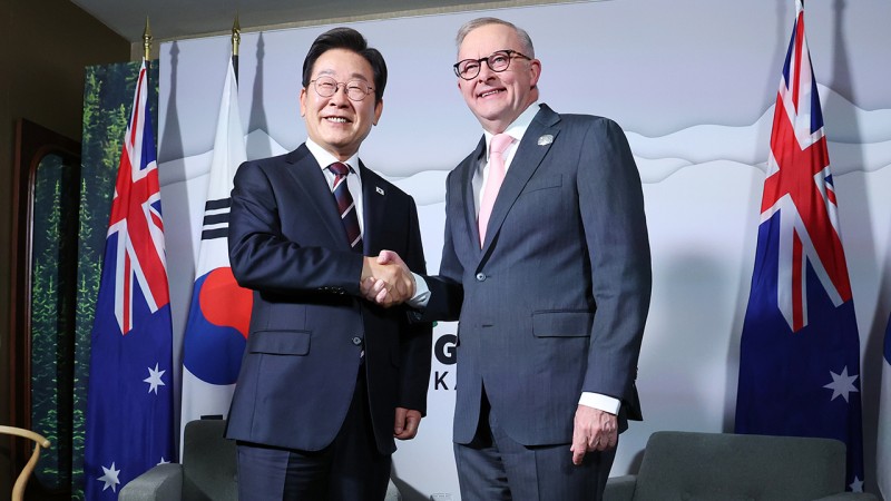 이 대통령, G7회의 참석차 캐나다 도착…<b>호주</b>·<b>남아공 정상</b>과 <b>회담</b>