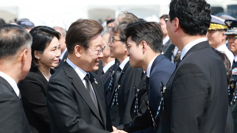 이 <b>대통령</b>, 여야 지도부와 <b>오찬</b> 회동…총리 인준 주목