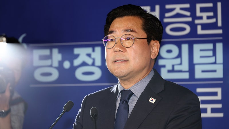 민주 3선 <b>박찬대</b>, 당대표 출마…"이젠 제가 <b>이재명</b> 곁 지켜야"