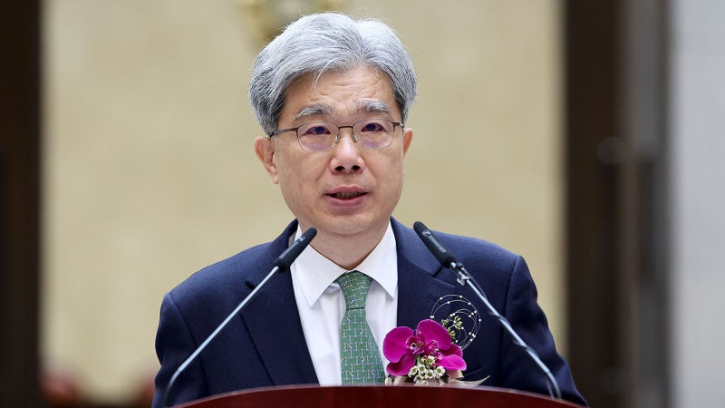 이 대통령, <b>헌재소장</b> 후보자 <b>김상환 지명</b>…국세청장 임광현 발탁
