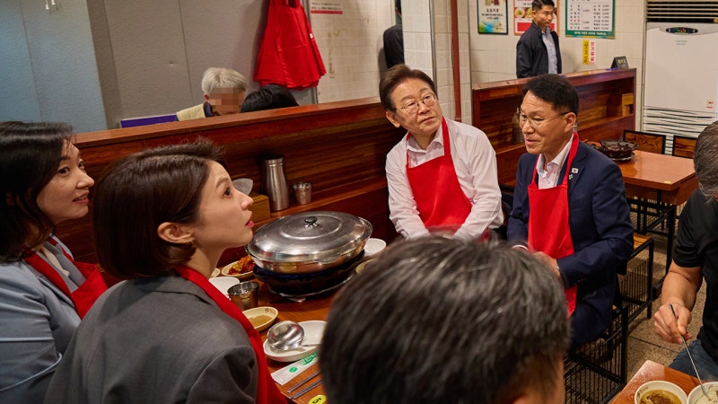 이 <b>대통령</b>, <b>시정연설</b> 후 '용산 골목상권' 식당서 점심 식사
