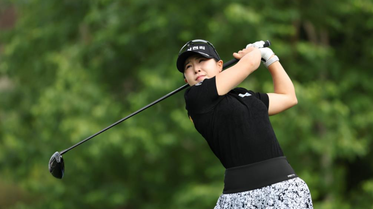 고지우, KLPGA 투어 <b>맥콜</b>·<b>모나 용평 오픈</b> 첫날 공동 선두