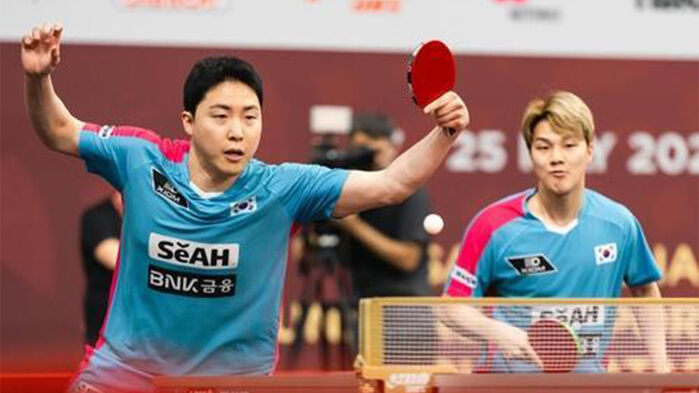 <b>임종훈</b>-<b>신유빈</b>, WTT 자그레브 혼복 결승행…한일전 완승