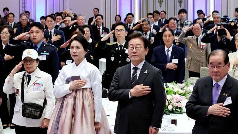 이 <b>대통령</b> "국가를 위해 바친 삶, 이제 국가가 지킬 것"