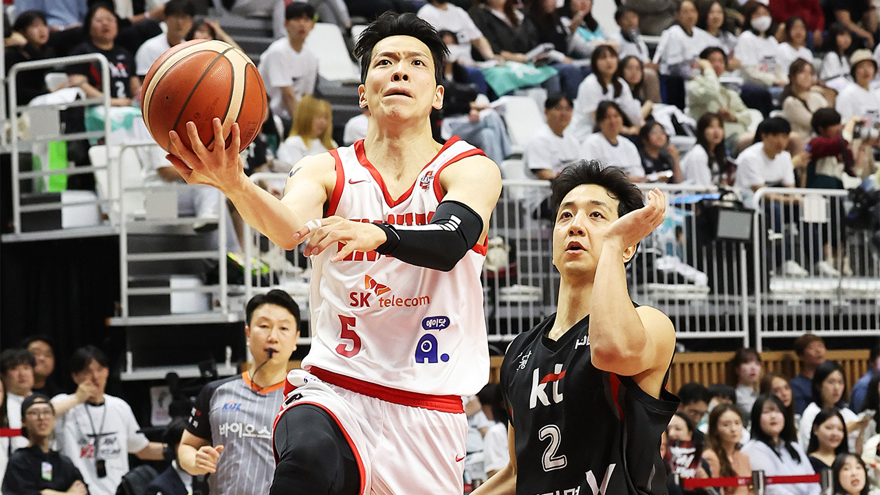 KCC <b>허훈</b>·KT <b>김선형</b>, <b>프로농구</b> 연봉 공동 1위