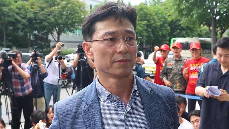 <b>임성근</b>, <b>채상병특검</b> 피의자로 출석…"수중수색 지시 없었다"