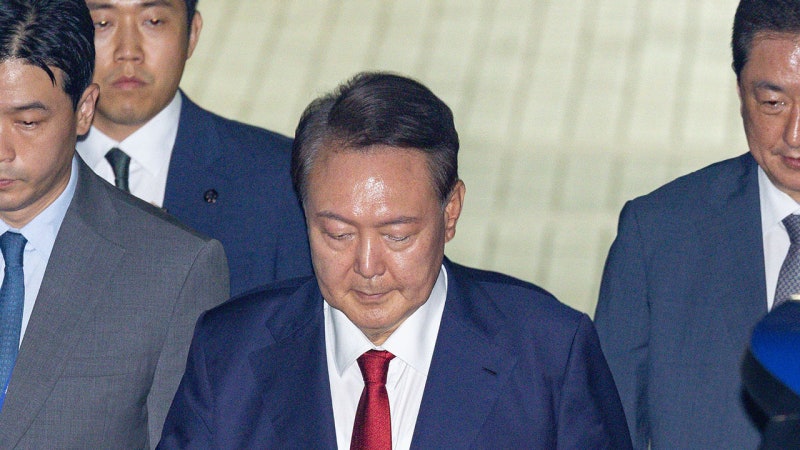 [단독] 윤, <b>구속</b> 심사서 "나는 고립무원, 혼자 싸워야"