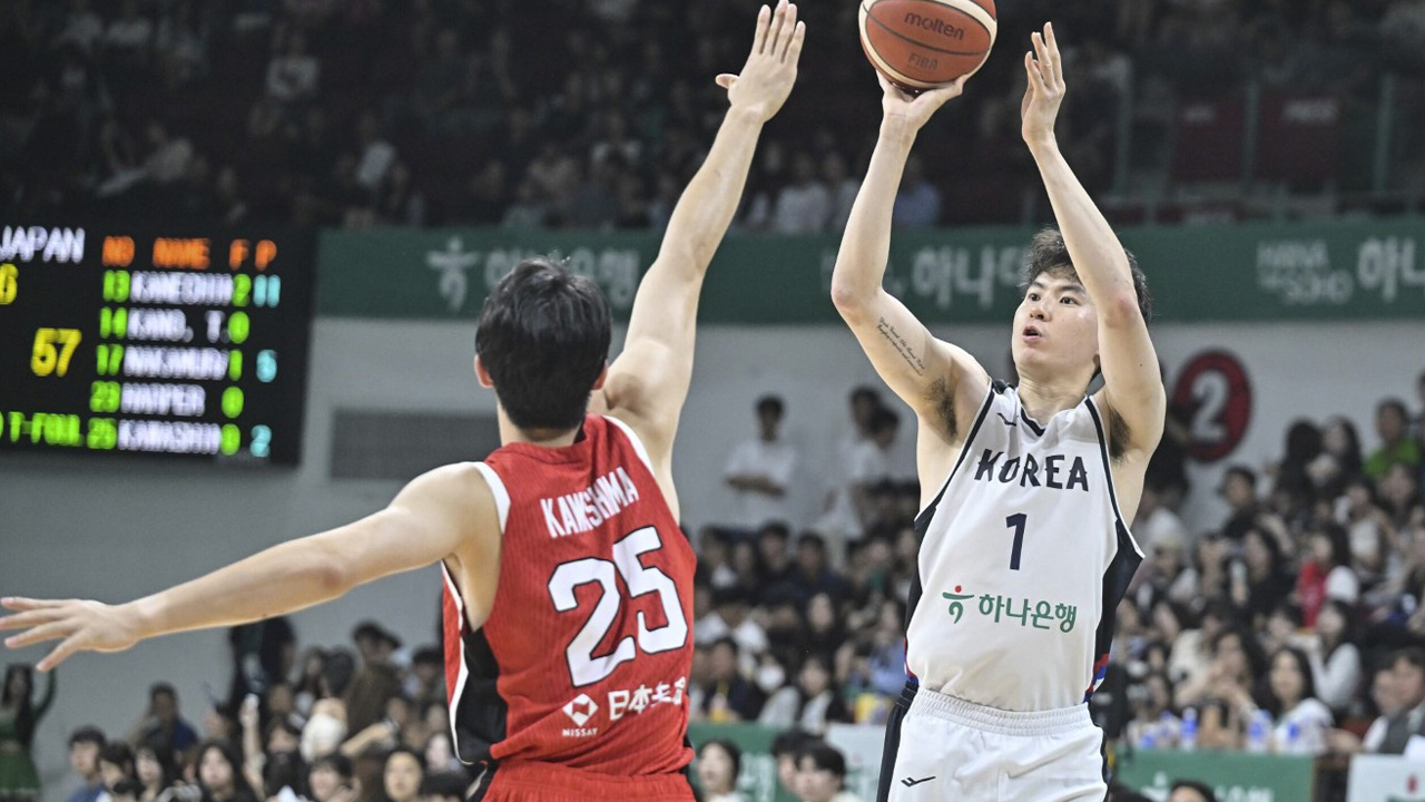한국 남자농구, 일본에 14점 차 대승…<b>이현중</b> 25점