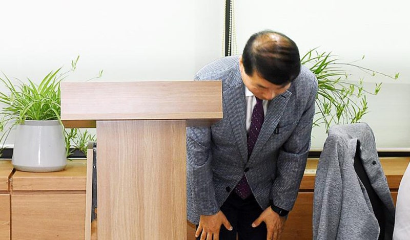 <b>구리시장</b>, 비상근무 중 <b>야유회 참석</b> 비판 일자 사과