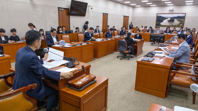 '윤석열 1호 거부권' <b>양곡관리법</b>, 국회 <b>농해수위</b> 소위 <b>통과</b>