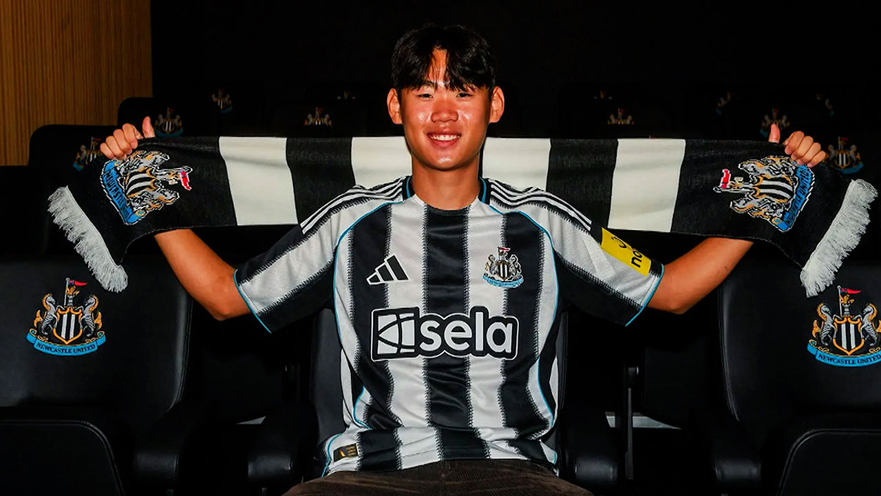 '18세 유망주' <b>박승수</b>, EPL <b>뉴캐슬</b> <b>입단</b>