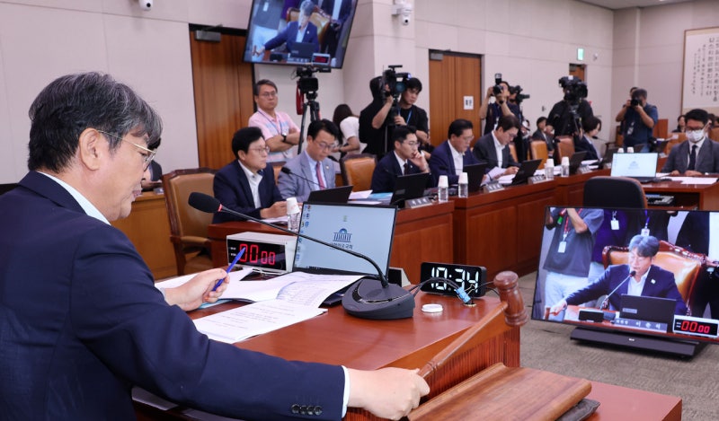 '윤 정권서 거부' 양곡관리법·농안법 여야 합의로 법사위 통과