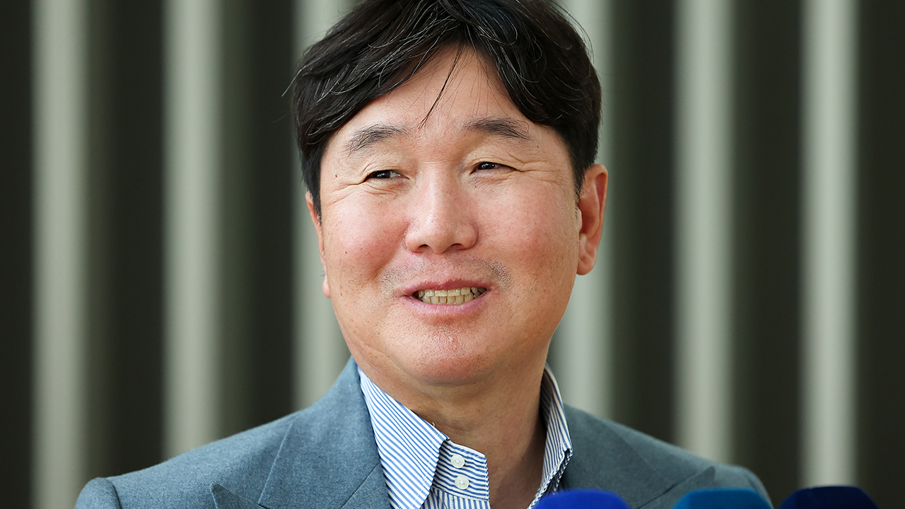 <b>류지현 WBC</b> 대표팀 <b>감독</b>, '타이완 전력 분석' 위해 미국 출국