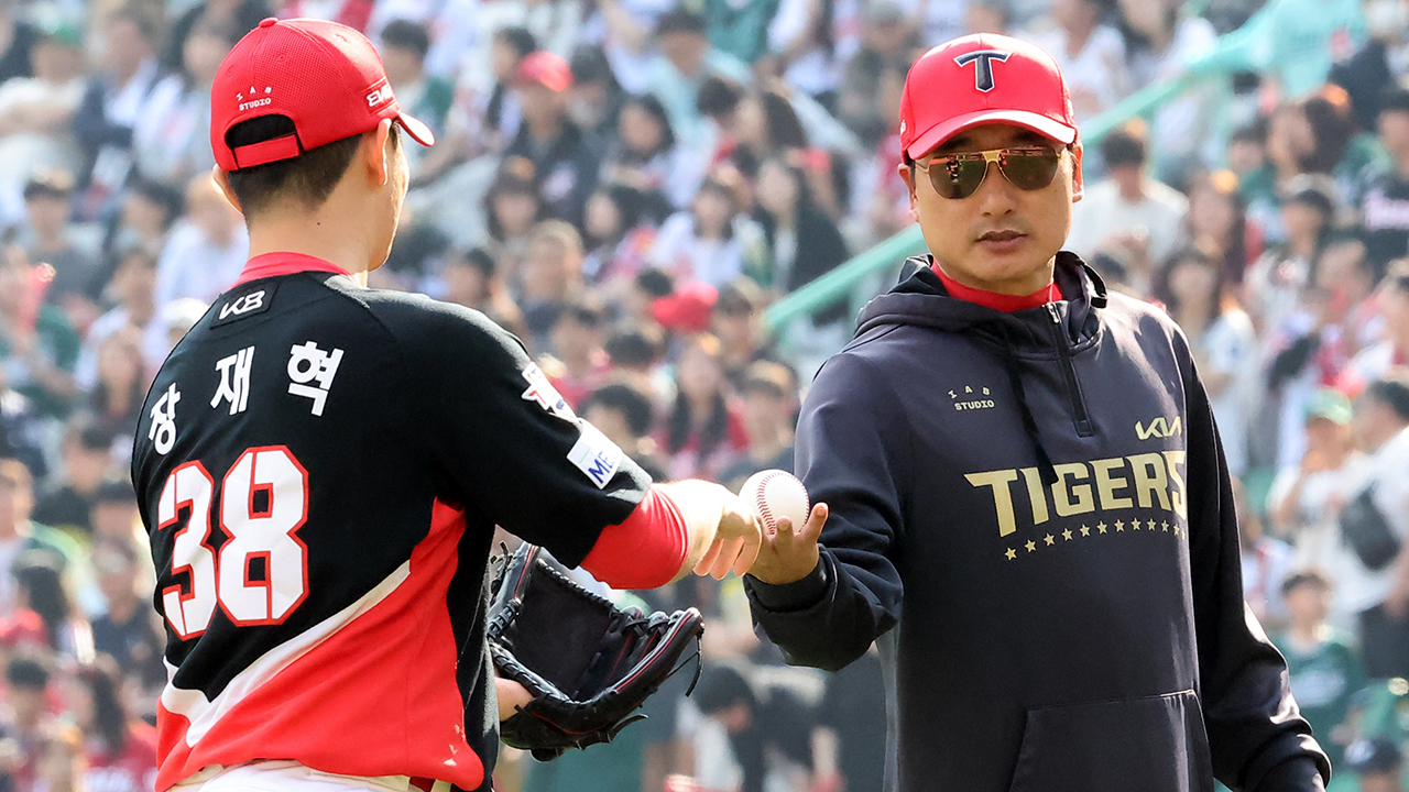 프로야구 <b>KIA</b> <b>코치</b>진 개편…1군 <b>투수 코치</b>에 이동걸 불펜 <b>코치</b>
