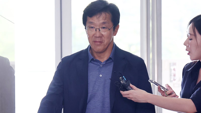 <b>황유성</b> 전 방첩사령관 특검 출석…<b>채상병</b> 사건 당시 <b>군</b> 정보 조사
