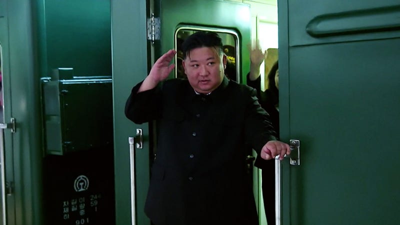 방중 앞둔 <b>김정은</b>, 자강도행 가능성…<b>미사일</b> 새 <b>생산라인</b> 시찰