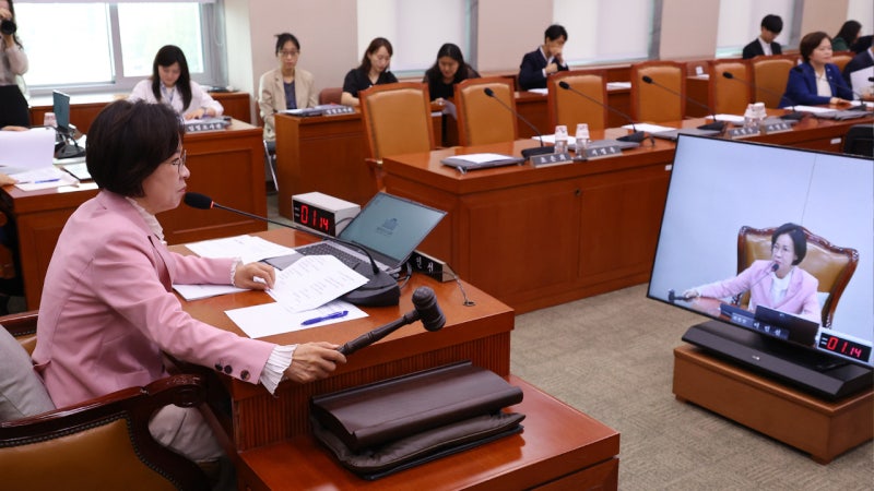 여야 합의로 <b>원민경</b> 여가부 장관 후보 인사<b>청문 보고서 채택</b>