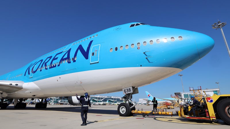 "가족 기다리는 집으로"…<b>석방</b> 한국 근로자들, <b>애틀랜타공항</b> 도착