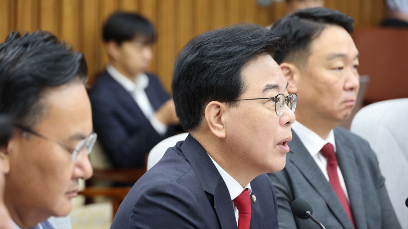 민주, <b>특검법</b> 번복 <b>논란</b>에…<b>송언석</b> "책임 떠넘기는 촌극"