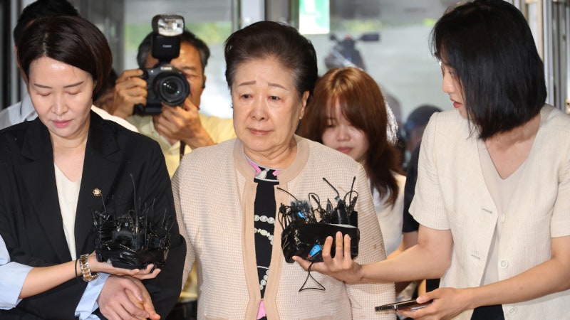 '<b>통일교</b> 현안 청탁' <b>한학자</b> 총재 <b>특검</b> 출석…10시 <b>조사</b> 시작