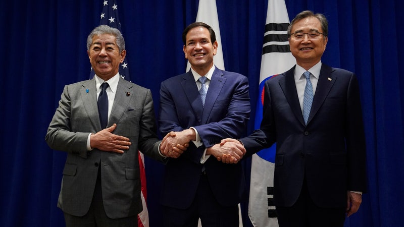 <b>한미일</b> 외교장관 "한반도 <b>비핵화 원칙</b> 견지"